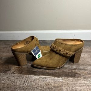 Women's Avis Heels Size 10